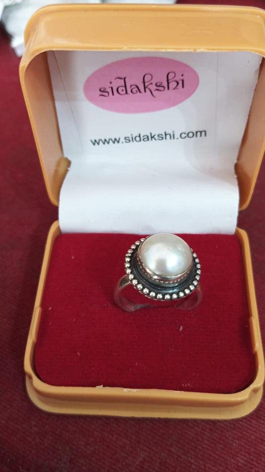 Adjustable Pearl Ring