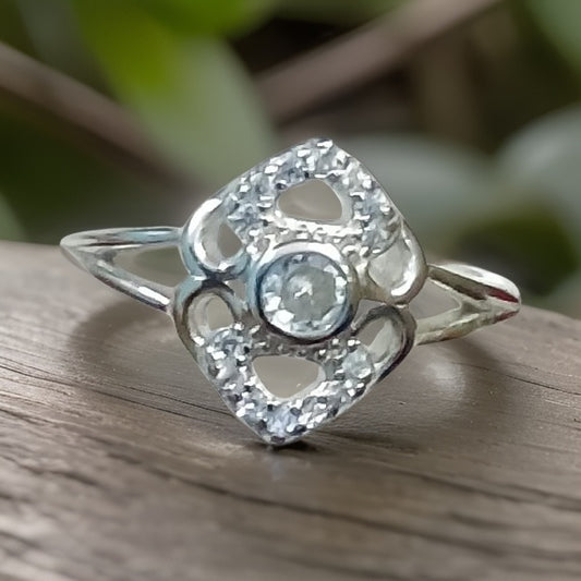 Solitare Shape Ring